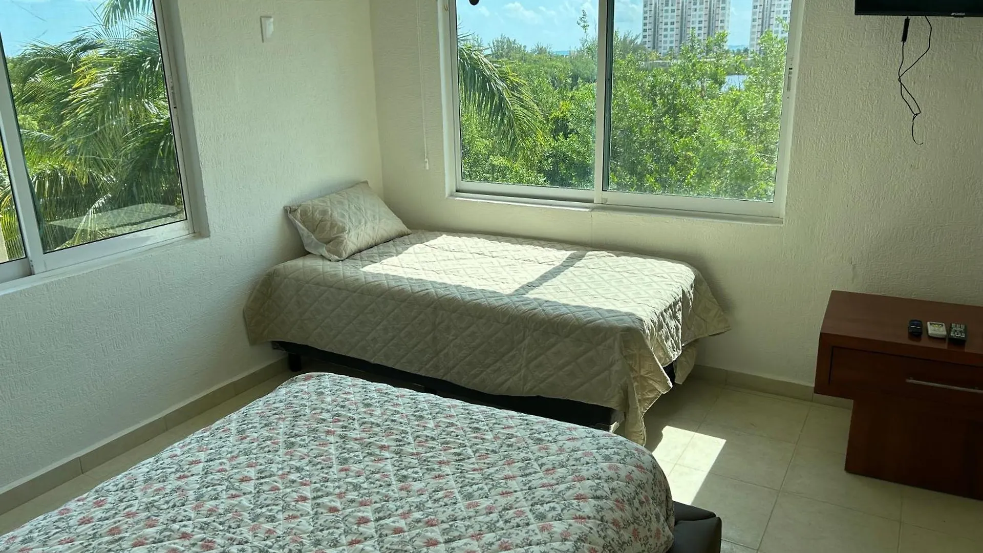 Estudio Con Bano Privado Para Tres Personas En Puerto Cancún